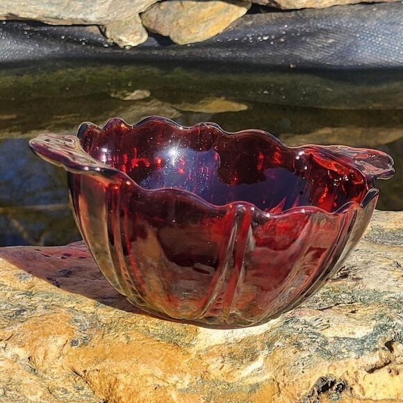 Anchor Hocking Royal Ruby Oyster and Pearl Bowl - Picture 6 of 10